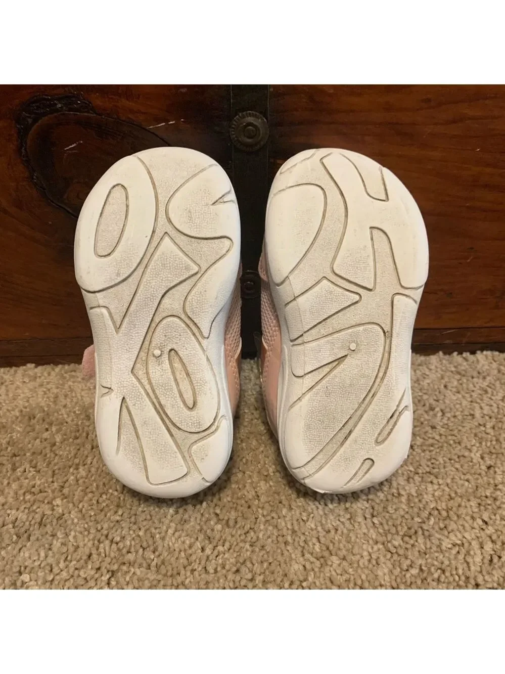 OshKosh B’gosh kids pink shiny sneakers shoes slip-on Velcro closure toddler 8